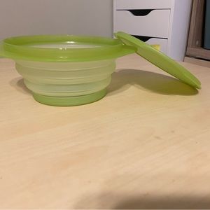 Tupperware expandable bowls